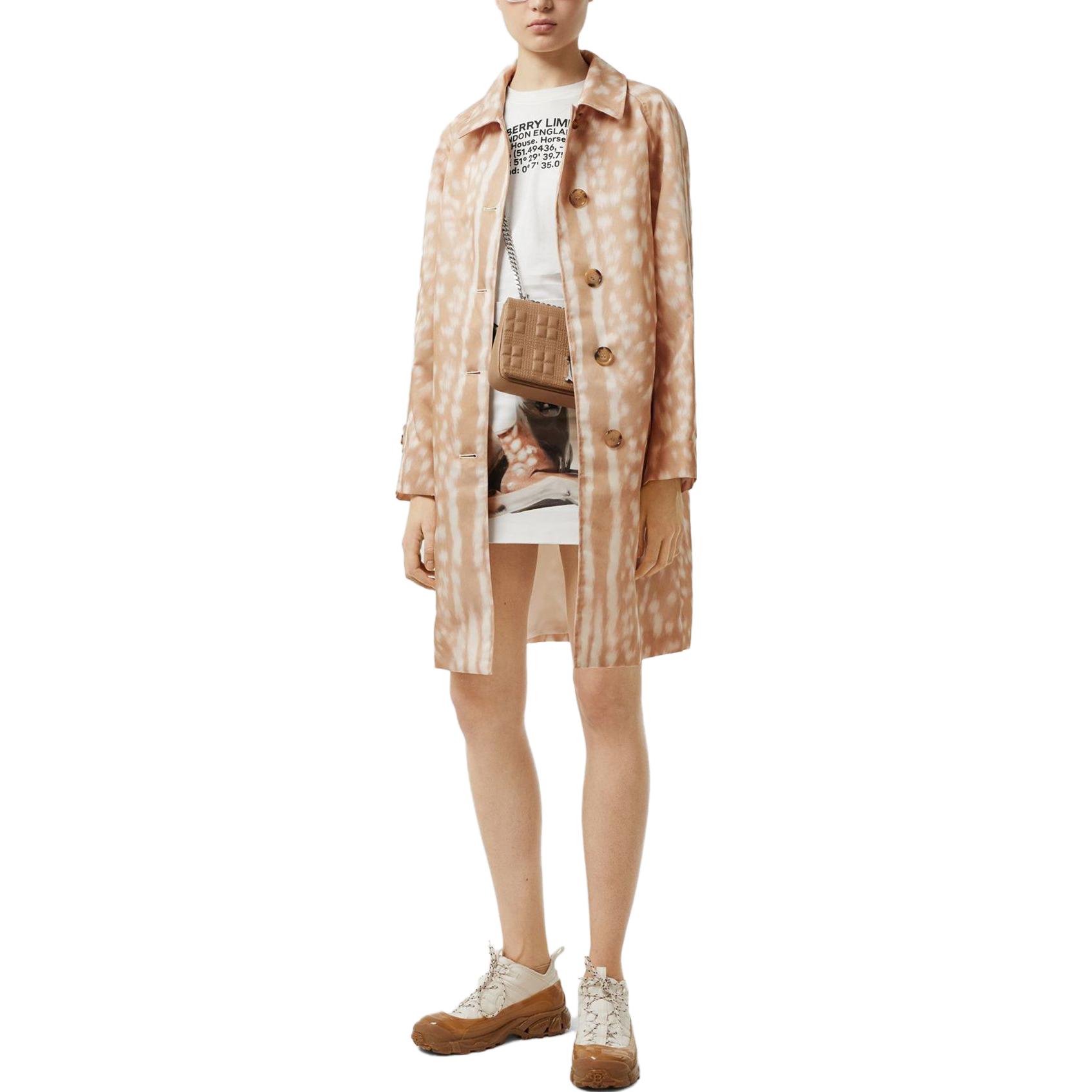 Shop (W) Gabardina Burberry Floral Deer Print de Manga Larga y Corte Clásico. 80237281