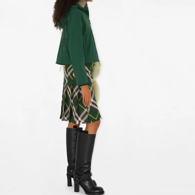 (Women) Burberry Green Plaid High-Waist Skirt with B Buckle Detail. 80830161 Details for (Women) Burberry Green Plaid High-Waist Skirt with B Buckle Detail. 80830161