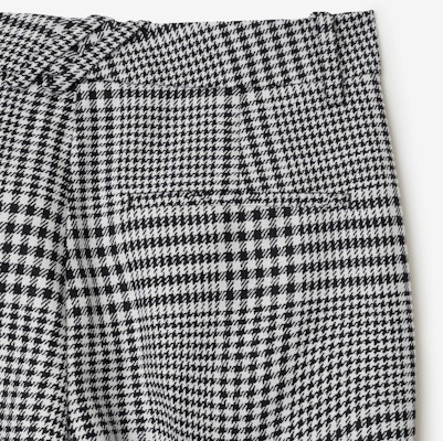 (W) Burberry Celana Motif Houndstooth Mid-Rise Straight-Leg Multicolor. 80826721 Sizing (W) Burberry Celana Motif Houndstooth Mid-Rise Straight-Leg Multicolor. 80826721