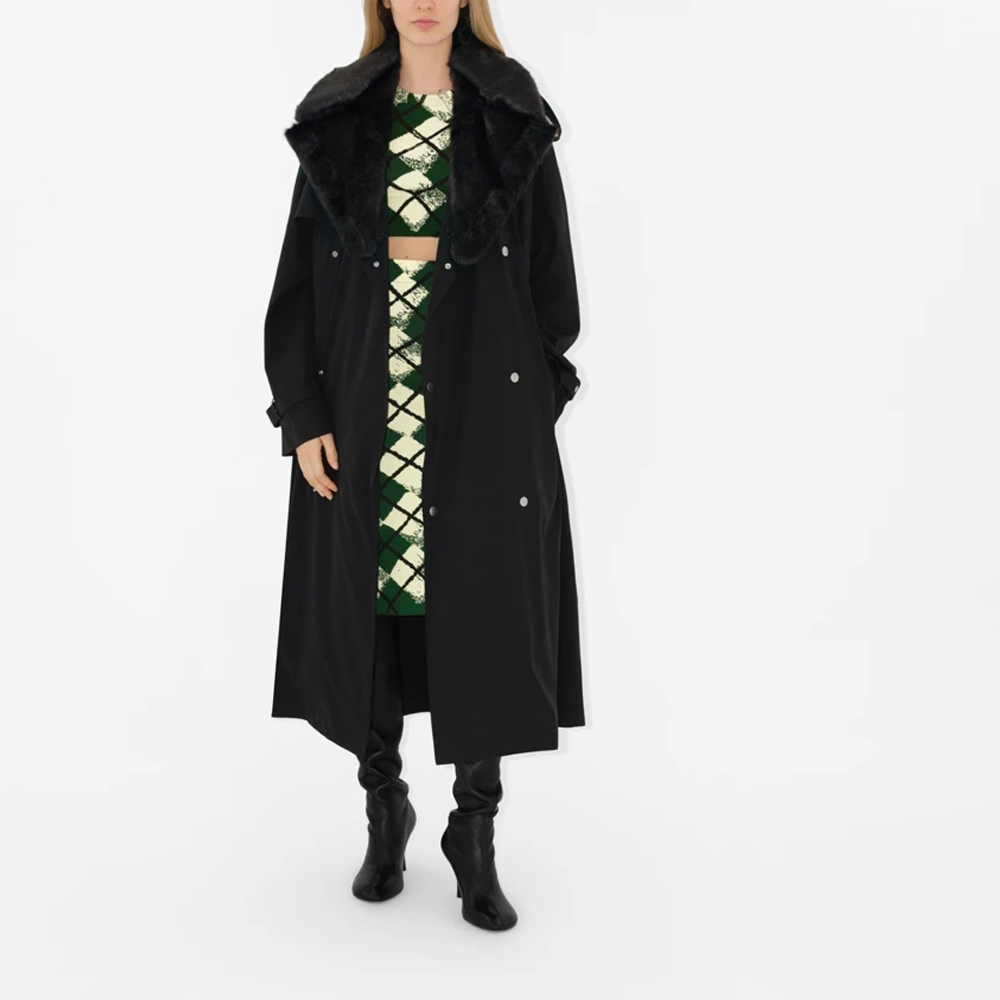 Shop (W) Burberry Ivy Green Slim Fit Corak Quilted Baju Sejuk Rajutan. 80811381