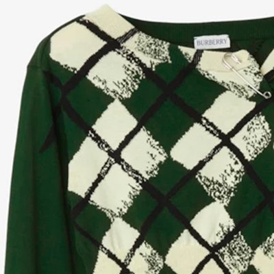 (W) Burberry Ivy Green Slim Fit Corak Quilted Baju Sejuk Rajutan. 80811381 Details for (W) Burberry Ivy Green Slim Fit Corak Quilted Baju Sejuk Rajutan. 80811381