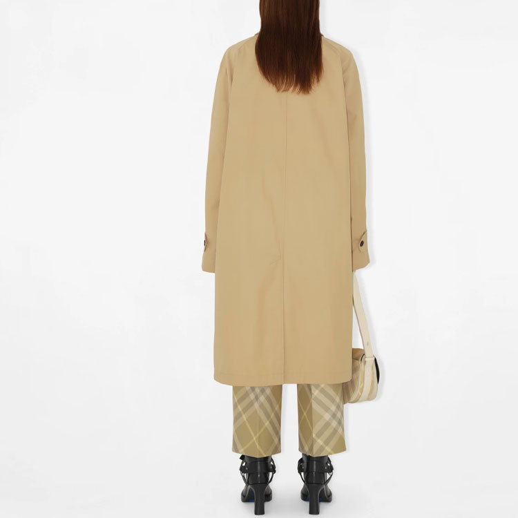 Purchase (W) Abrigo Casual Burberry Caqui de Manga Larga con Botonadura Simple. 80808161