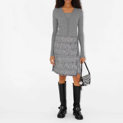 (W) Burberry Camiseta Casual Sin Mangas Gris con Logo. 80808911 Shop (W) Burberry Camiseta Casual Sin Mangas Gris con Logo. 80808911