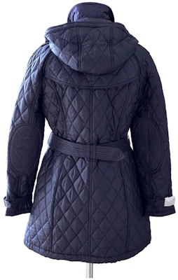 (W) 버버리 롱 후드 패딩 코트 솔리드 컬러 벨트 디자인. 80613431 Lookbook (W) 버버리 롱 후드 패딩 코트 솔리드 컬러 벨트 디자인. 80613431