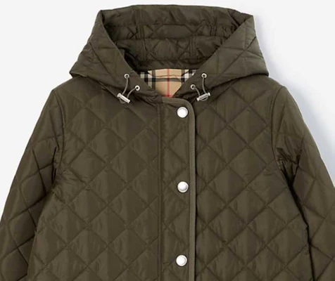 (W) Burberry 深軍卡其色絎縫尼龍帽夾克外套. 80745231 Lookbook (W) Burberry 深軍卡其色絎縫尼龍帽夾克外套. 80745231