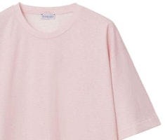 (W) Burberry Kaos Oblong Warna Solid Leher Bulat Pink Muda FW23 Relaxed Fit. 80835991 Details for (W) Burberry Kaos Oblong Warna Solid Leher Bulat Pink Muda FW23 Relaxed Fit. 80835991