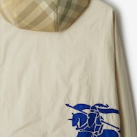 (W) Burberry Jaket Zip Berhud Warna Solid Beige Muda. 80838211 Sizing (W) Burberry Jaket Zip Berhud Warna Solid Beige Muda. 80838211