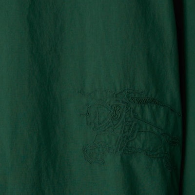 (W) Burberry Jaket Pendek Berhud Zip Warna Hijau. 80825111 Sizing (W) Burberry Jaket Pendek Berhud Zip Warna Hijau. 80825111