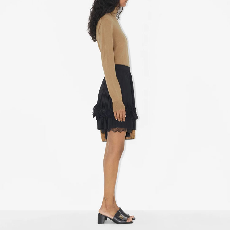 Purchase (Women) Burberry  Solid Color Lace Pleated Short Casual Skirt. 80678191