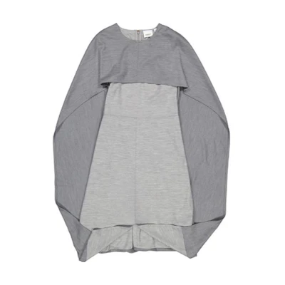 (Women) Burberry Solid Color Loose Cape-Style Sleeveless Short Dress. 45642901