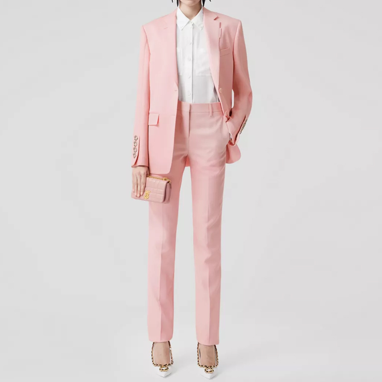 Lookbook (W) Pantalones rectos con pliegues y cremallera Burberry en rosa concha. 80630841