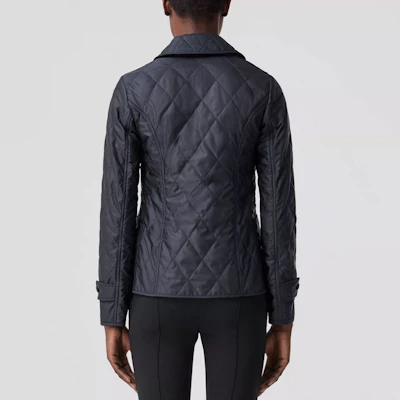 (Women) Burberry SS22 Quilted Check Single-Breasted Jacket Navy Blue. 80498671 Purchase (Women) Burberry SS22 Quilted Check Single-Breasted Jacket Navy Blue. 80498671