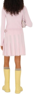 (W) バーバリー SS24 スリムフィット 長袖 ニットセーター ダスティピンク ロゴ入り。 80839141 Purchase (W) バーバリー SS24 スリムフィット 長袖 ニットセーター ダスティピンク ロゴ入り。 80839141