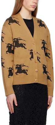 (W) Burberry 印花V領紐扣針織毛衣 - 駝色 80703281 Lookbook (W) Burberry 印花V領紐扣針織毛衣 - 駝色 80703281