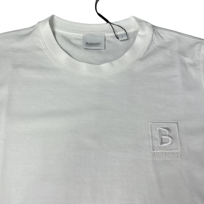 (Women) Burberry White Embroidered Letter Oversized Crewneck T-Shirt. 80808661 Shop (Women) Burberry White Embroidered Letter Oversized Crewneck T-Shirt. 80808661