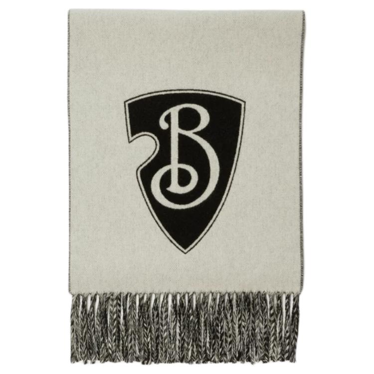 (Women) Burberry  Wool Cashmere Scarf with Monogram Shield Pattern in Black/White. 81000281 圖 3