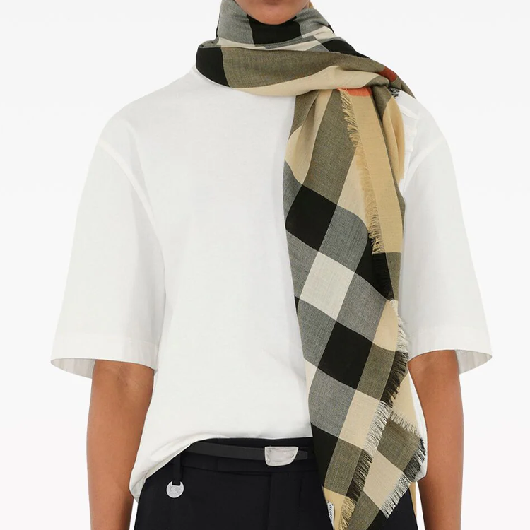 (Women) Burberry  Yellow Checkered Design Scarf. 8085839X 圖 4