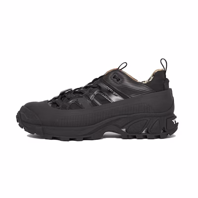 (W) Burberry Arthur 'Black Nylon and Patent Leather'