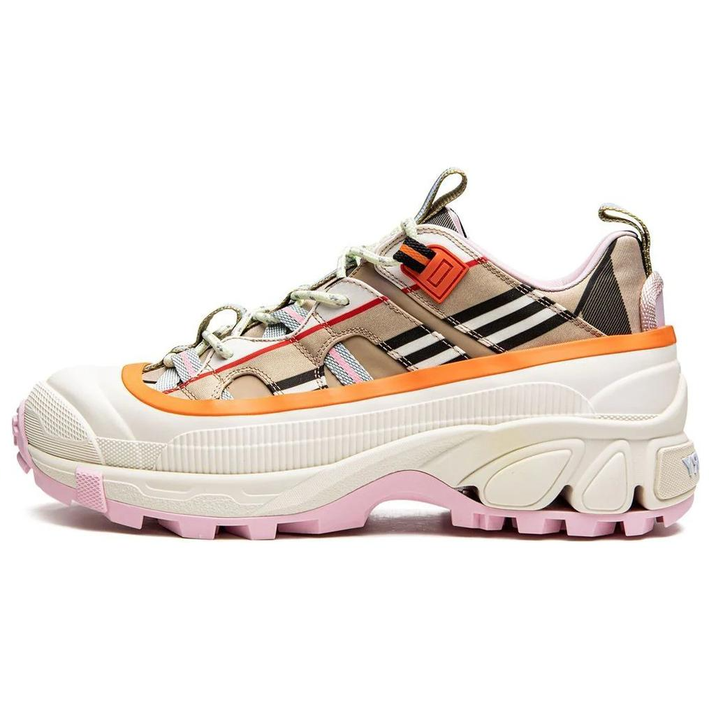 (W) Burberry Arthur 'Soft Amber Brown'