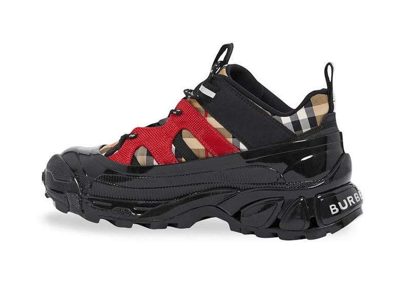 Order (W) Burberry Arthur Motif Vintage Kotak Merah 8020680