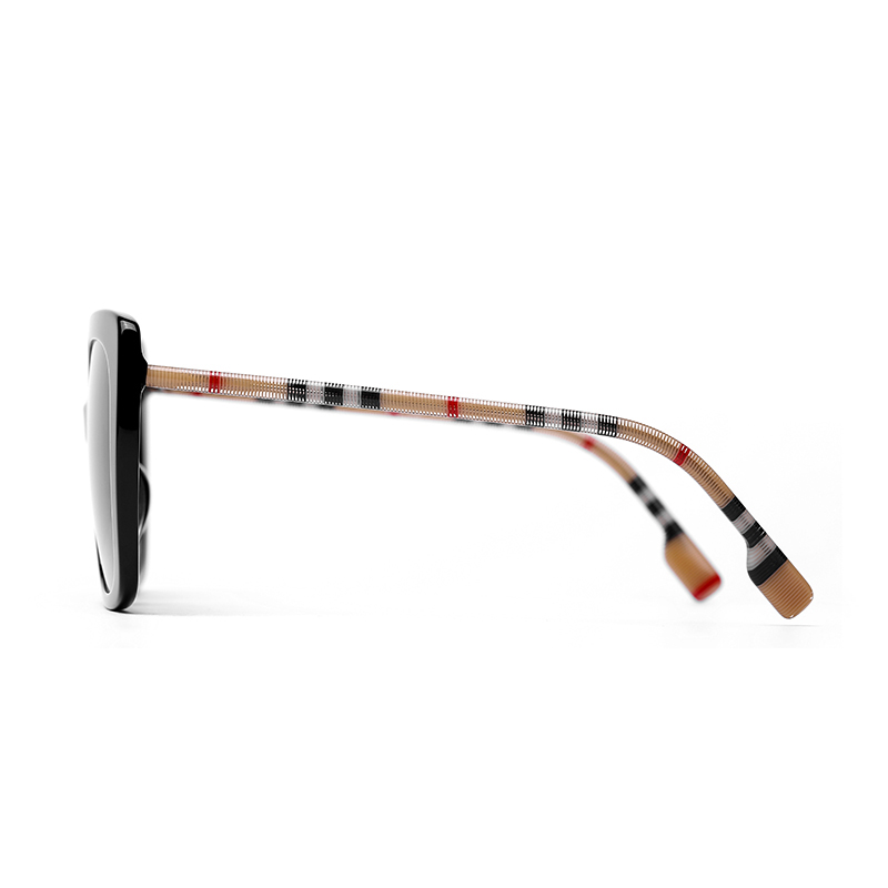 Shop (W) Burberry 經典格紋黑色方框太陽眼鏡。 B4323-F 3853/8G