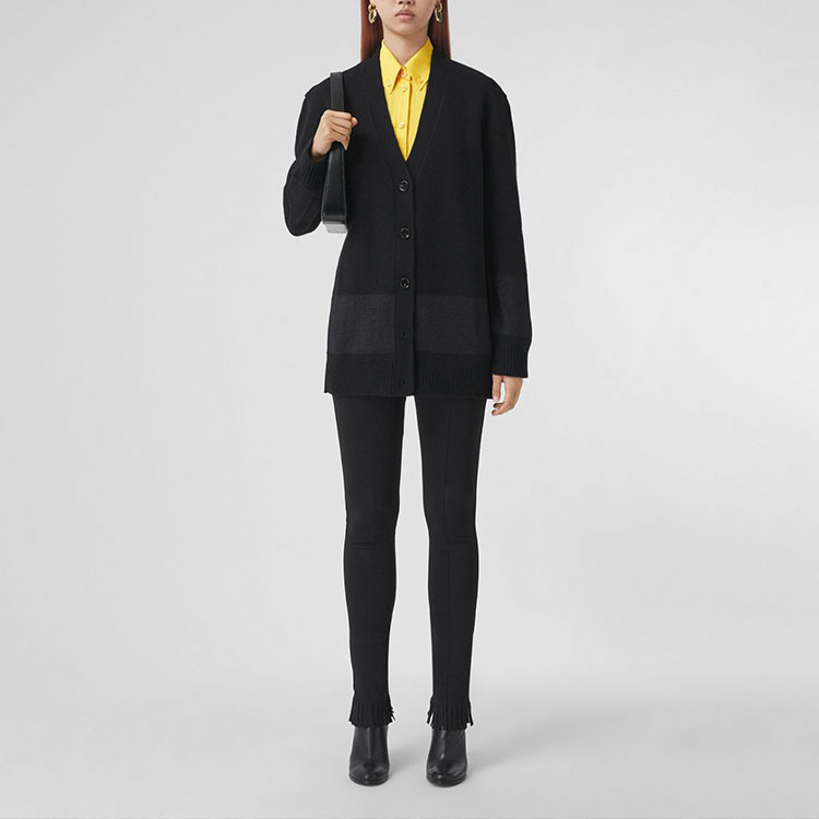 Lookbook (W) 버버리 블랙 가디건 스웨터 로고 패치워크 디자인 80449071