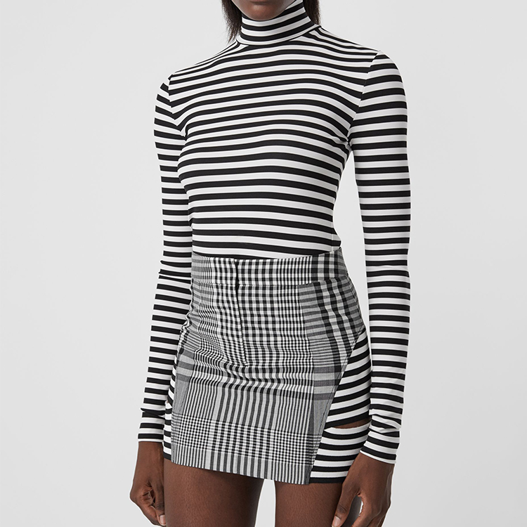 Lookbook (W) バーバリー ブラック ストライプ柄 レザー スカート 45645011