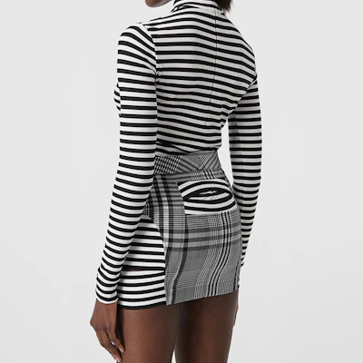 (W) バーバリー ブラック ストライプ柄 レザー スカート 45645011 Shop (W) バーバリー ブラック ストライプ柄 レザー スカート 45645011