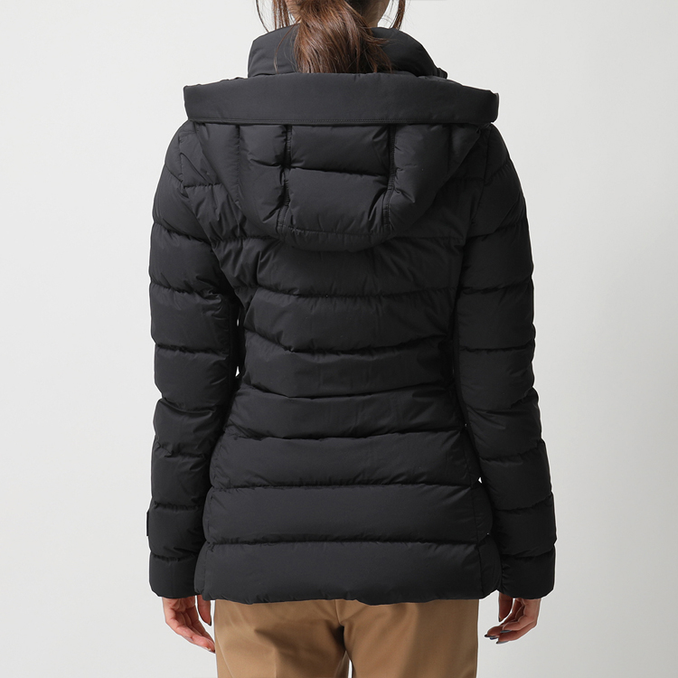 Details for (W) Burberry 黑色連帽素色羽絨外套 80185581