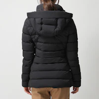Details for (W) Burberry Jaket Puffer Hitam Berhud Warna Solid 80185581