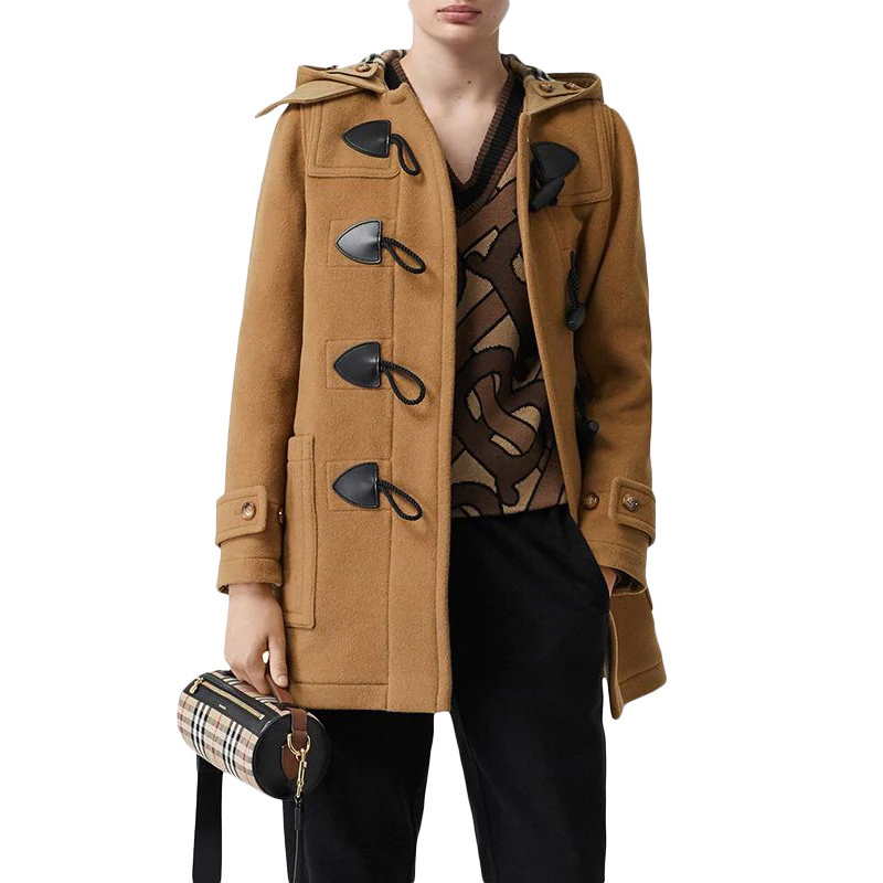 Lookbook (W) Burberry Cokelat Mantel Duffle dengan Penutup Toggle & Tudung. 80218861
