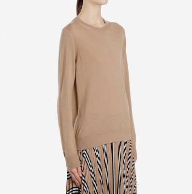 (W) バーバリー キャメル ソリッド クルーネック カジュアル ニット セーター 8017020 Details for (W) バーバリー キャメル ソリッド クルーネック カジュアル ニット セーター 8017020