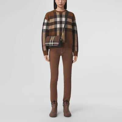 (W) バーバリー チェック ウールブレンド クルーネックセーター ダークバーチブラウン 80484441 Lookbook (W) バーバリー チェック ウールブレンド クルーネックセーター ダークバーチブラウン 80484441