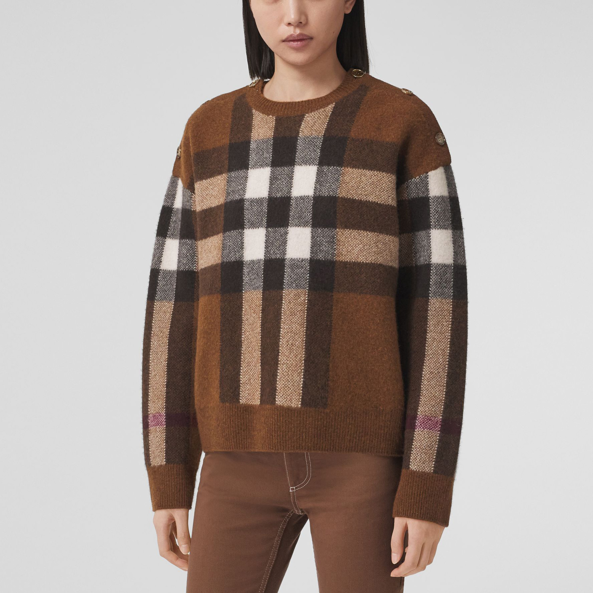 (Women) Burberry Check Wool-Blend Crewneck Sweater in Dark Birch Brown. 80484441 圖 5