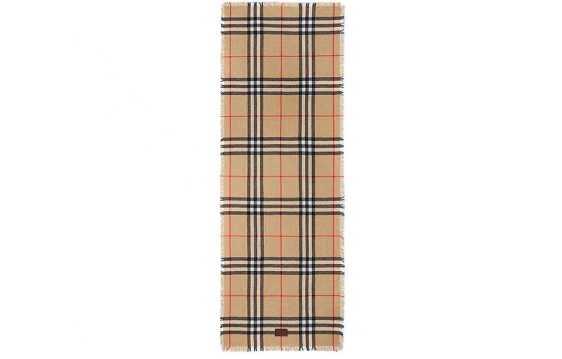 (Women) Burberry Classic Check Cashmere Scarf in Archive Beige. 80462121 圖 4