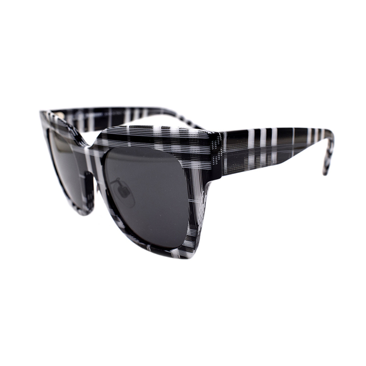 (Women) Burberry Classic Check Sunglasses  Holiday Edition Black White Plaid 4364F. B4364-F 3994/87-51 圖 3