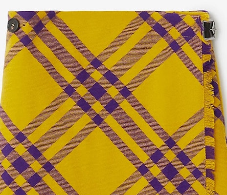 (Women) Burberry Colorblock Check Casual Skirt Pear Color. 80771981 Sizing (Women) Burberry Colorblock Check Casual Skirt Pear Color. 80771981