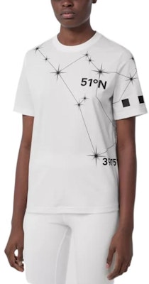 (W) Burberry Constellation Letter Crewneck T-Shirt FW22 Putih Tee Wanita. 80614171 Lookbook (W) Burberry Constellation Letter Crewneck T-Shirt FW22 Putih Tee Wanita. 80614171