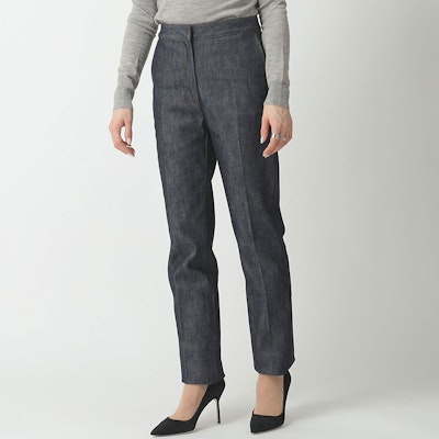 (Women) Burberry Denim Blue Cotton Jeans with Back Pocket Logo Patch. 45609271 Lookbook (Women) Burberry Denim Blue Cotton Jeans with Back Pocket Logo Patch. 45609271