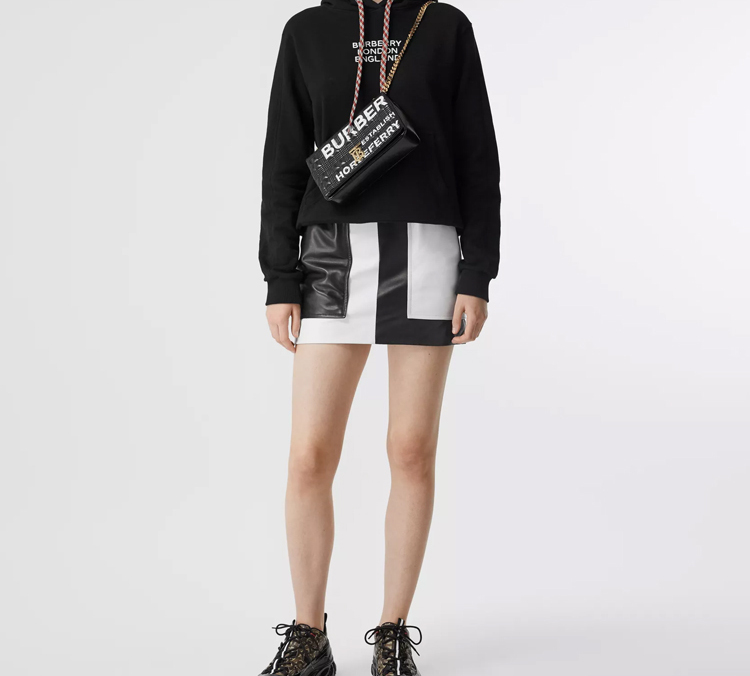 Details for (W) Burberry 刺繡標誌黑色連帽衫 80199901