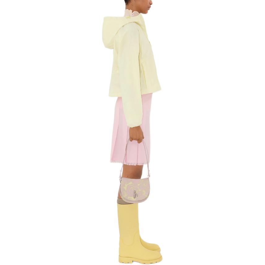 Details for (W) 버버리 이퀘스트리언 로고 후드 숏 자켓 프룻 시럽 색상 80825141