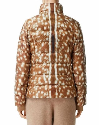 (W) Burberry Jaket Pendek Down Puffer Motif Fawn Warna Honey 80228361 Shop (W) Burberry Jaket Pendek Down Puffer Motif Fawn Warna Honey 80228361