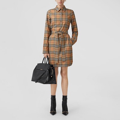 (W) Vestido Burberry FW22 Beige de Manga Larga con Cuello de Cuadros. 80634981 Lookbook (W) Vestido Burberry FW22 Beige de Manga Larga con Cuello de Cuadros. 80634981