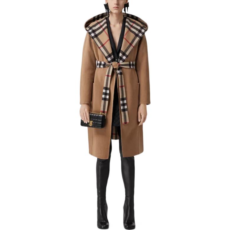 Lookbook (W) Burberry FW22 卡其色經典格紋內襯綁帶風衣外套。 80610041