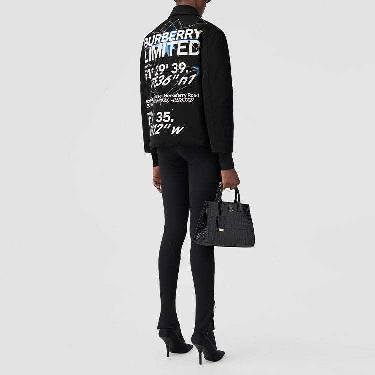 Cheap (Women) Burberry FW22  Black Alphabet Print Reversible Down Jacket. 80602091