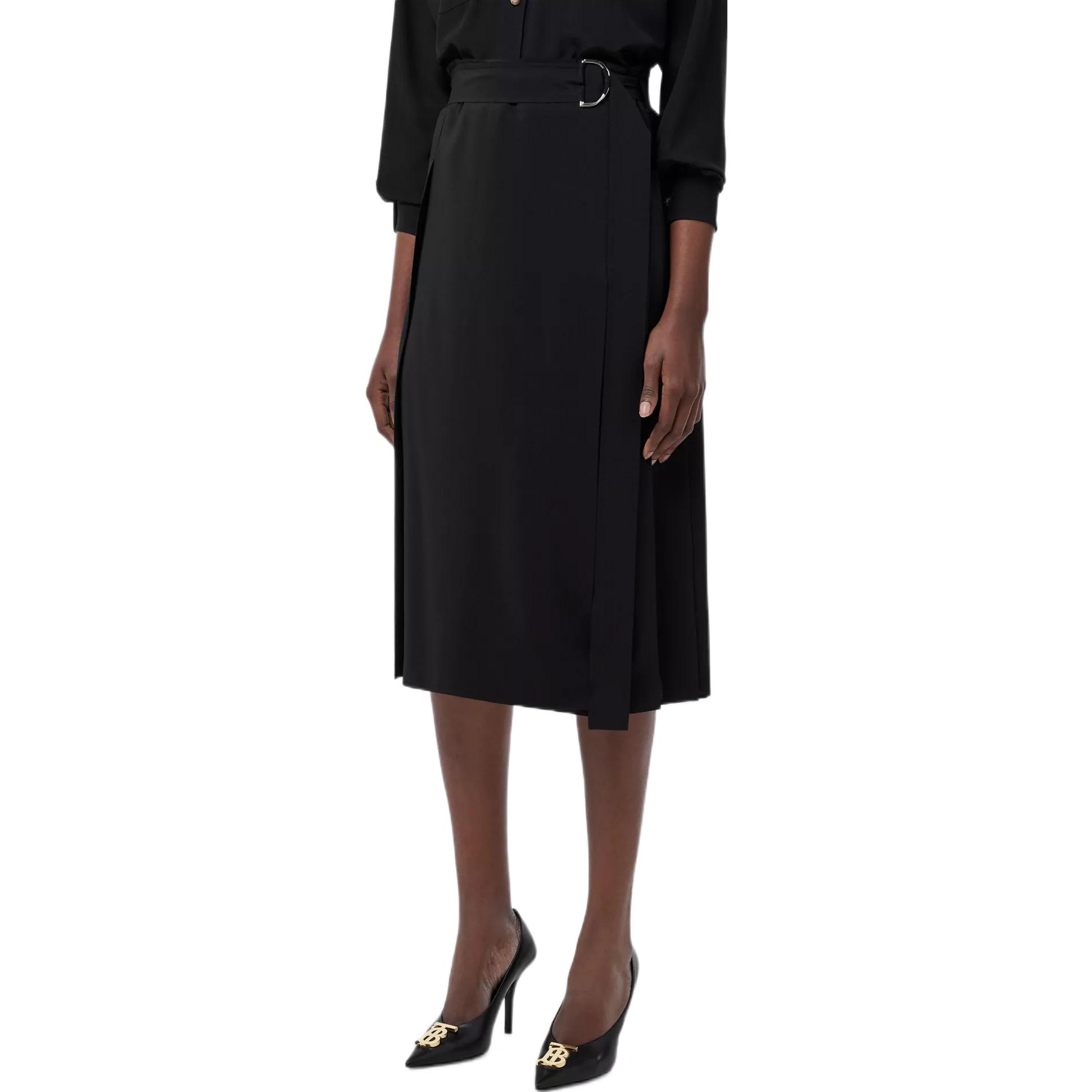 Lookbook (Women) Burberry FW22  Black Solid Color Casual Midi Skirt. 80571131