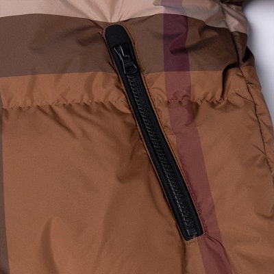 (Women) Burberry FW22 Check Quilted Down Jacket Short Zip Brown 80590961 Cheap (Women) Burberry FW22 Check Quilted Down Jacket Short Zip Brown 80590961