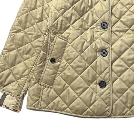 (Women) Burberry FW22 Checkered Cotton Jacket in Khaki. 80530461 Purchase (Women) Burberry FW22 Checkered Cotton Jacket in Khaki. 80530461