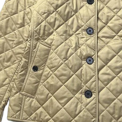 (Women) Burberry FW22 Checkered Cotton Jacket in Khaki. 80530461 1