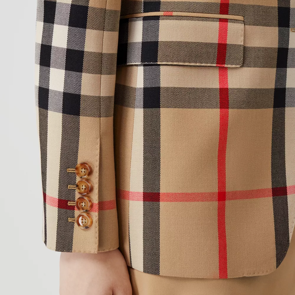 Details for (W) Burberry FW22 Blazer Khaki Kotak-Kotak Single-Breasted Notch-Lapel. 80632411